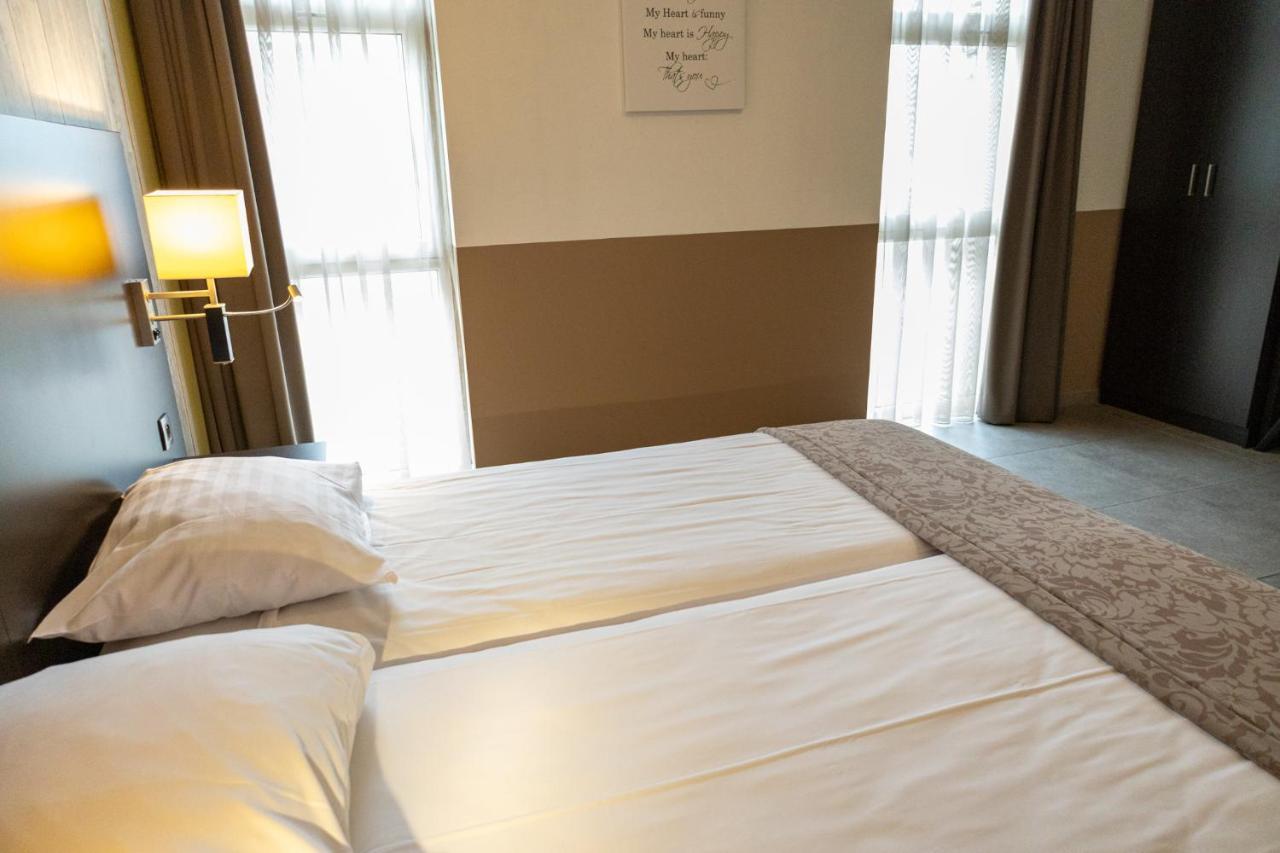 Hotel De Maaskant Маасейк Екстериор снимка