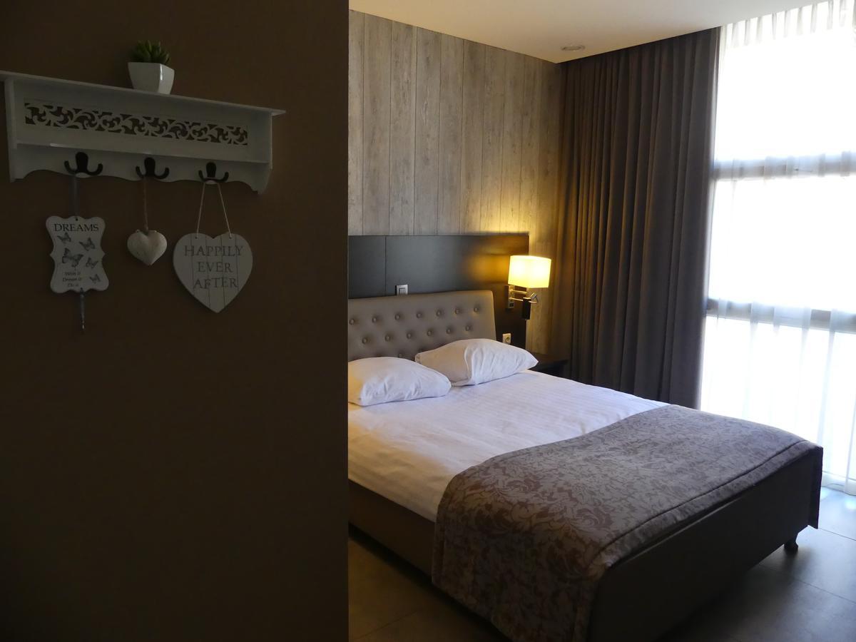 Hotel De Maaskant Маасейк Екстериор снимка